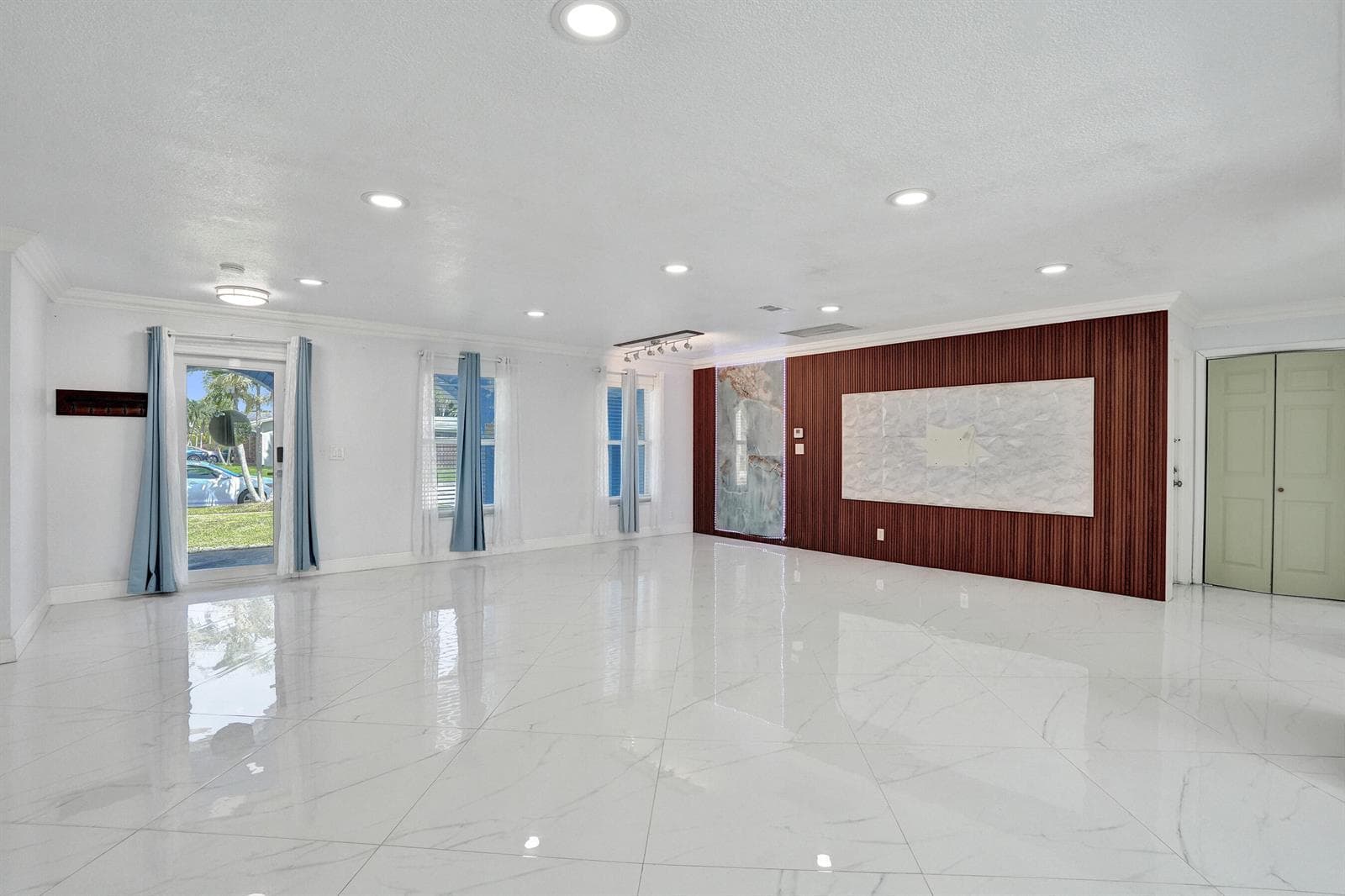 855 NW 80TH Terrace, Margate FL 33063 photo 2