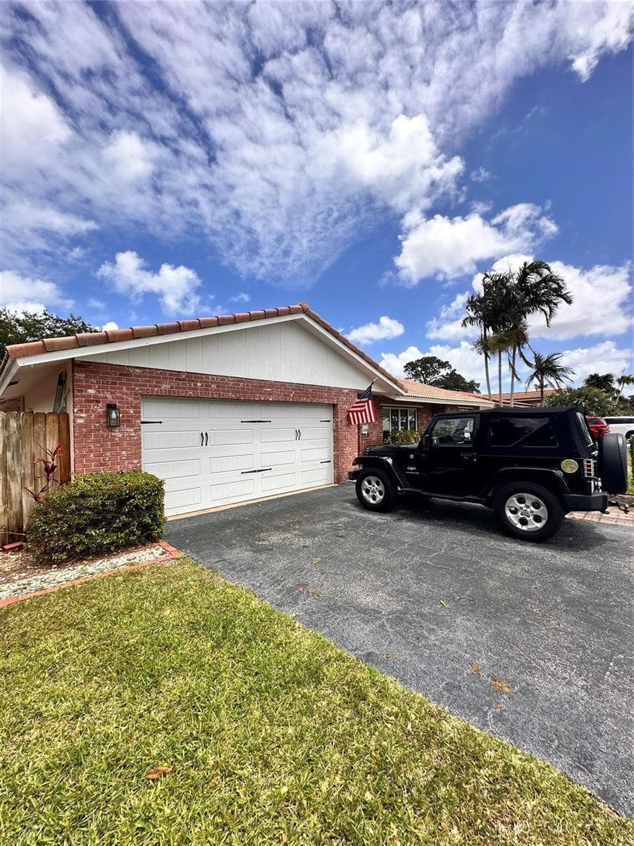 1098 NW 15TH Avenue, Boca Raton FL 33486 photo 2