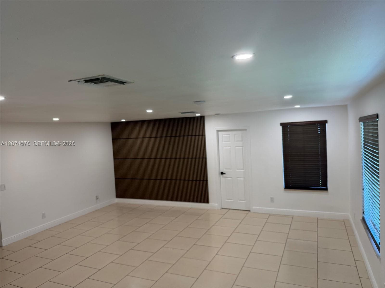 5201 SW 22nd St, West Park FL 33023 photo 5