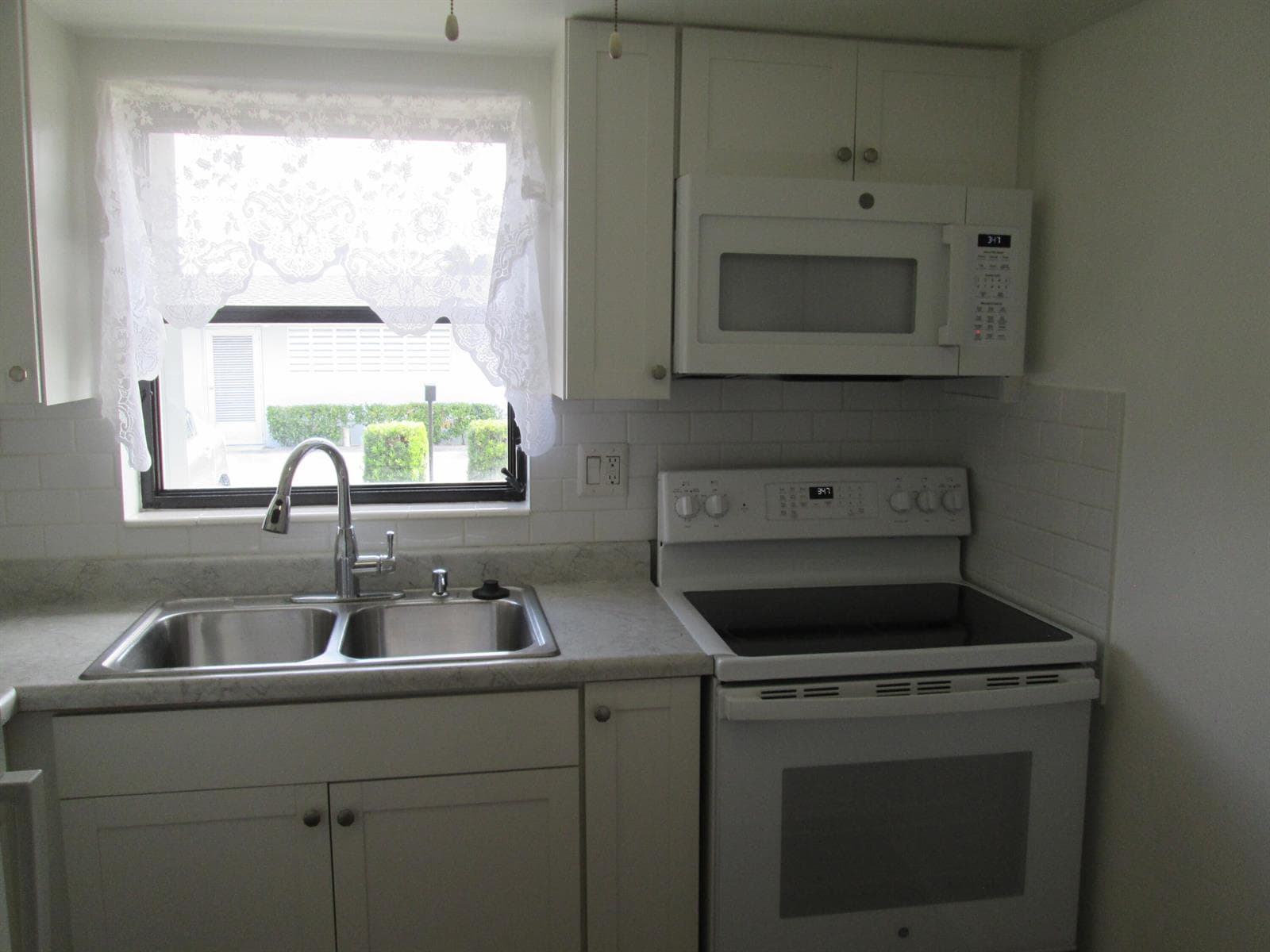 2611 W BARKLEY Drive W, West Palm Beach FL 33415 photo 3