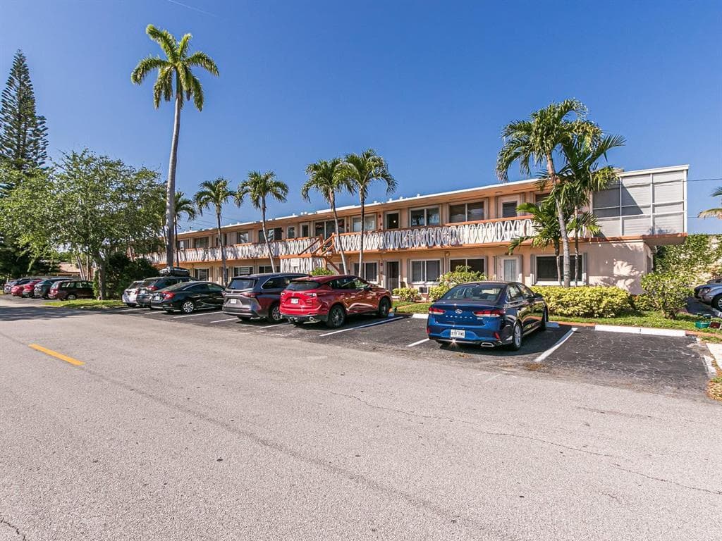 1000 SW 11th Avenue, Hallandale Beach FL 33009 photo 3