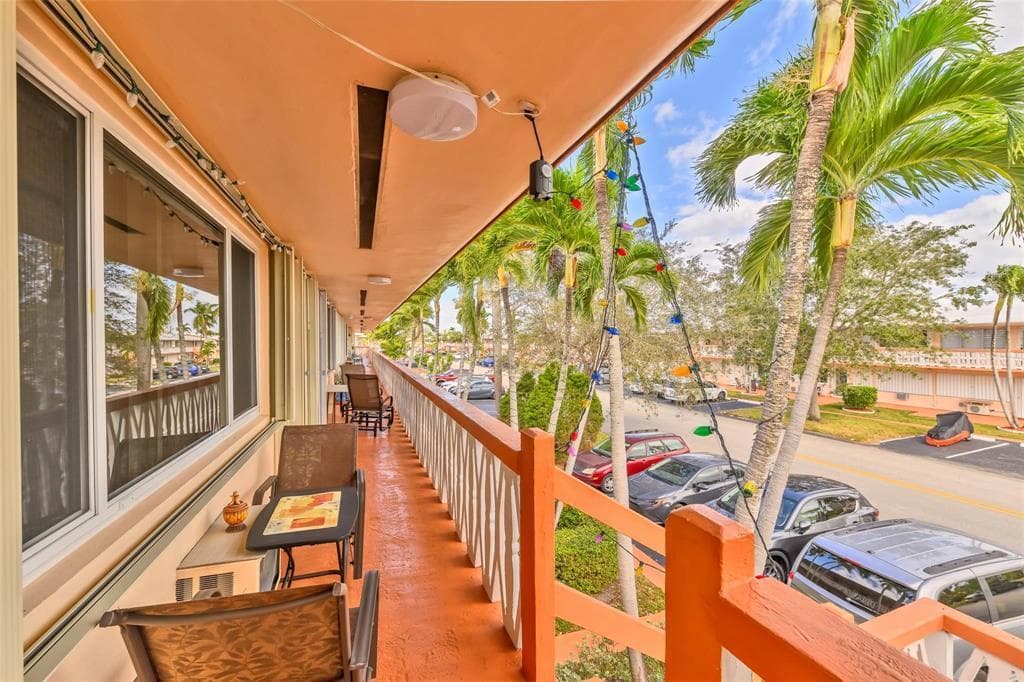 1000 SW 11th Avenue, Hallandale Beach FL 33009 photo 5
