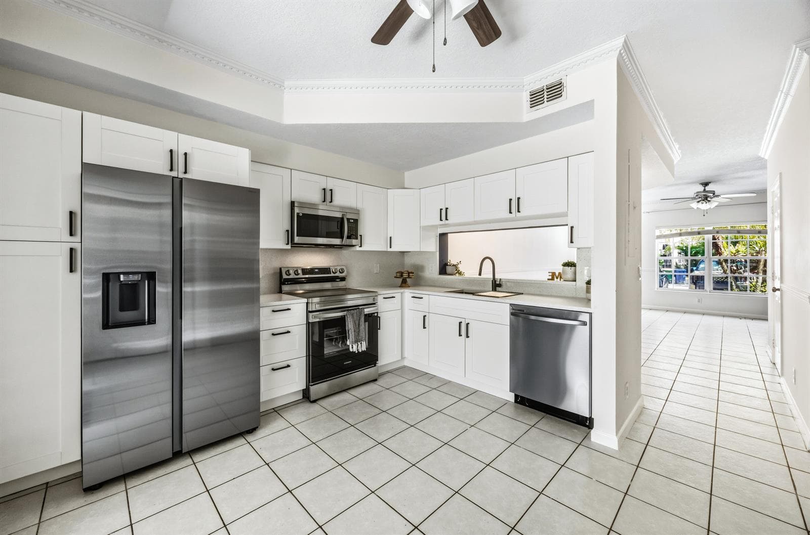 9872 NW 56th Place, Coral Springs FL 33076 photo 4