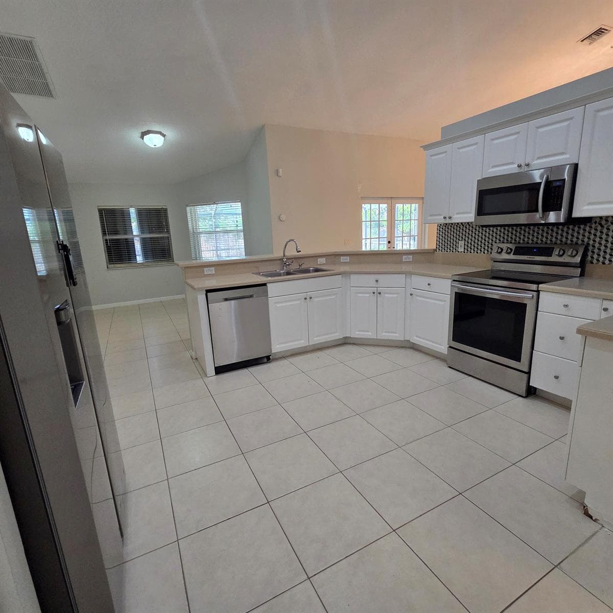 981 SW McCracken Avenue, Port St. Lucie FL 34953 photo 2