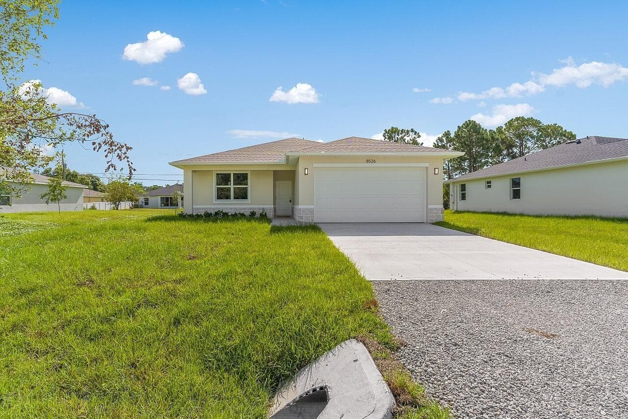 8526 102ND Court, Vero Beach FL 32967 photo 4