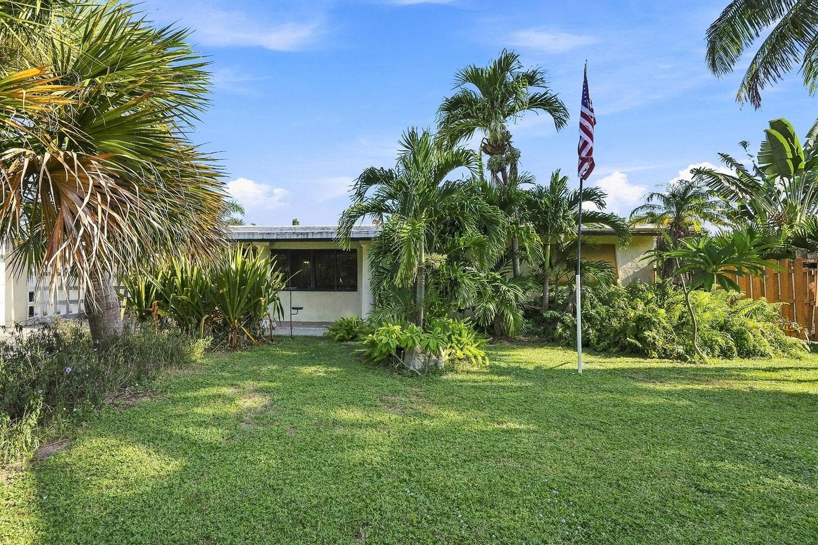 2511 NE 12TH Court, Pompano Beach FL 33062 photo 3