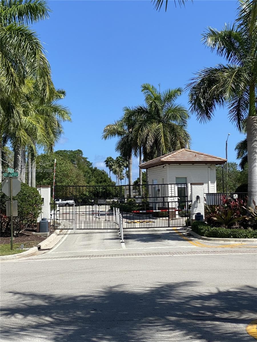 4676 Monarch Way, Coconut Creek FL 33073 photo 3