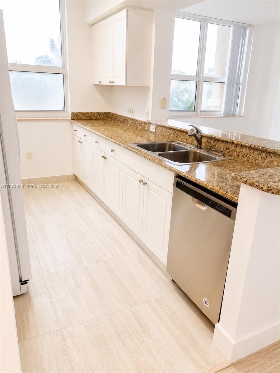 19501 W Country Club Dr # 408, Aventura FL 33180 photo 3