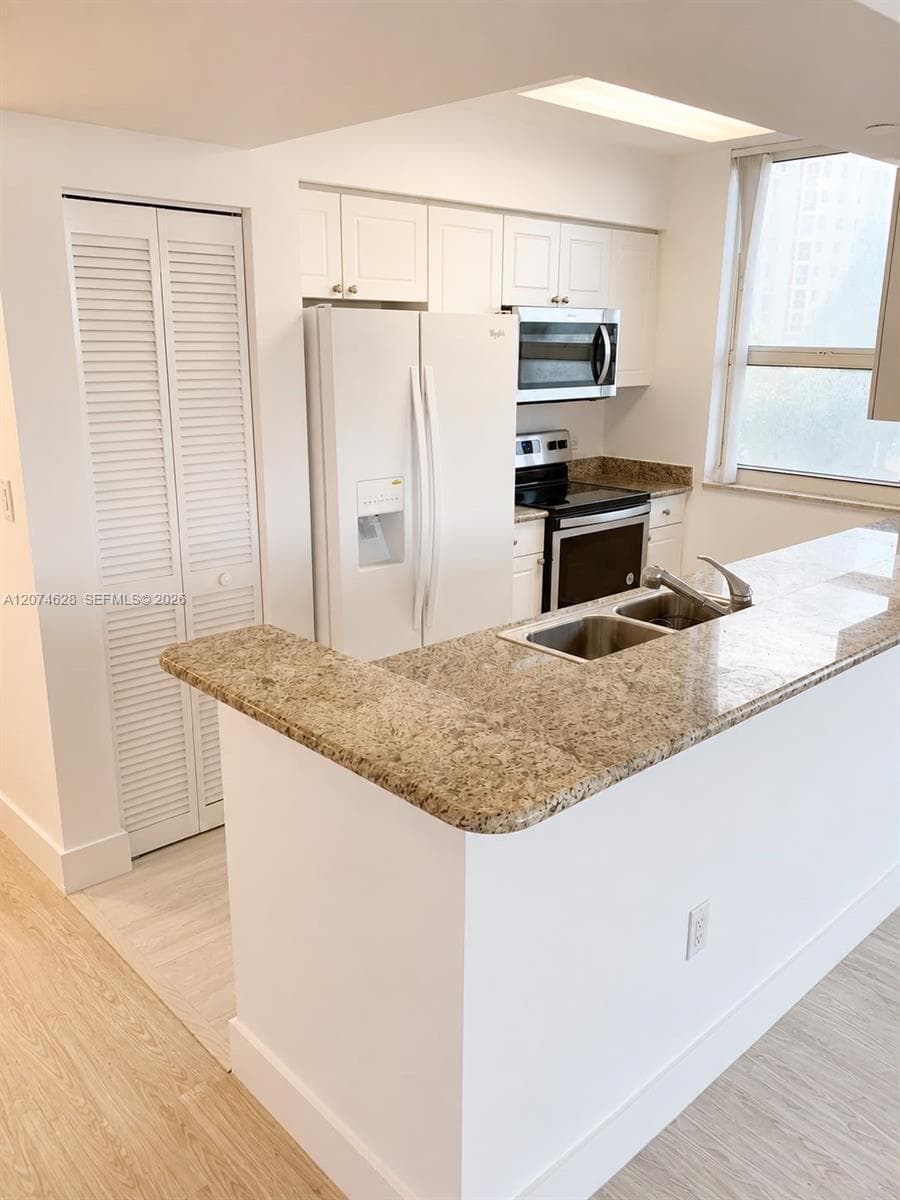 19501 W Country Club Dr # 408, Aventura FL 33180 photo 4