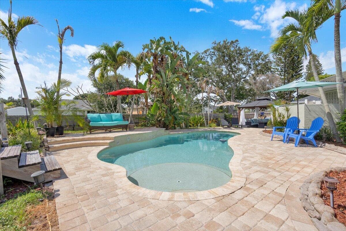 568 SE NOME Drive, Port St. Lucie FL 34984 photo 2
