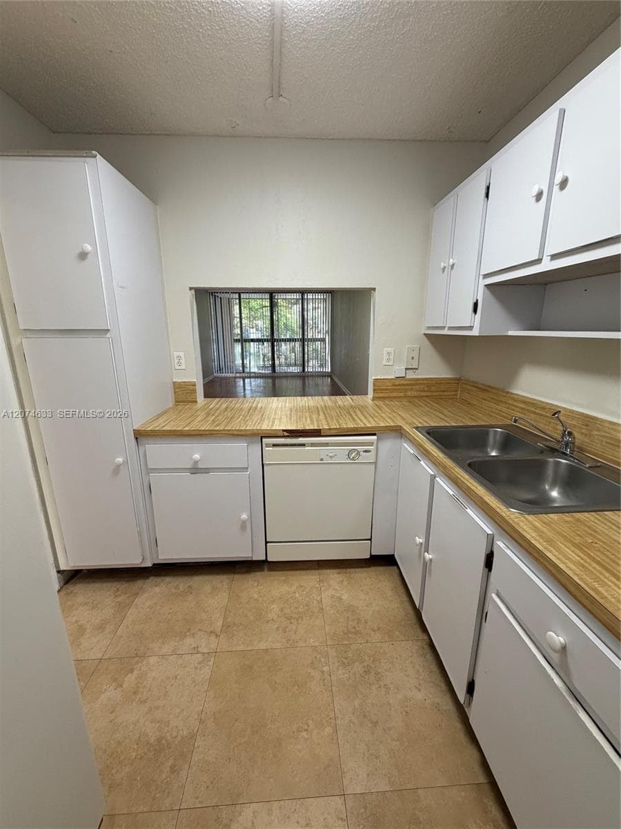 8429 Forest Hills Dr # 202, Coral Springs FL 33065 photo 3