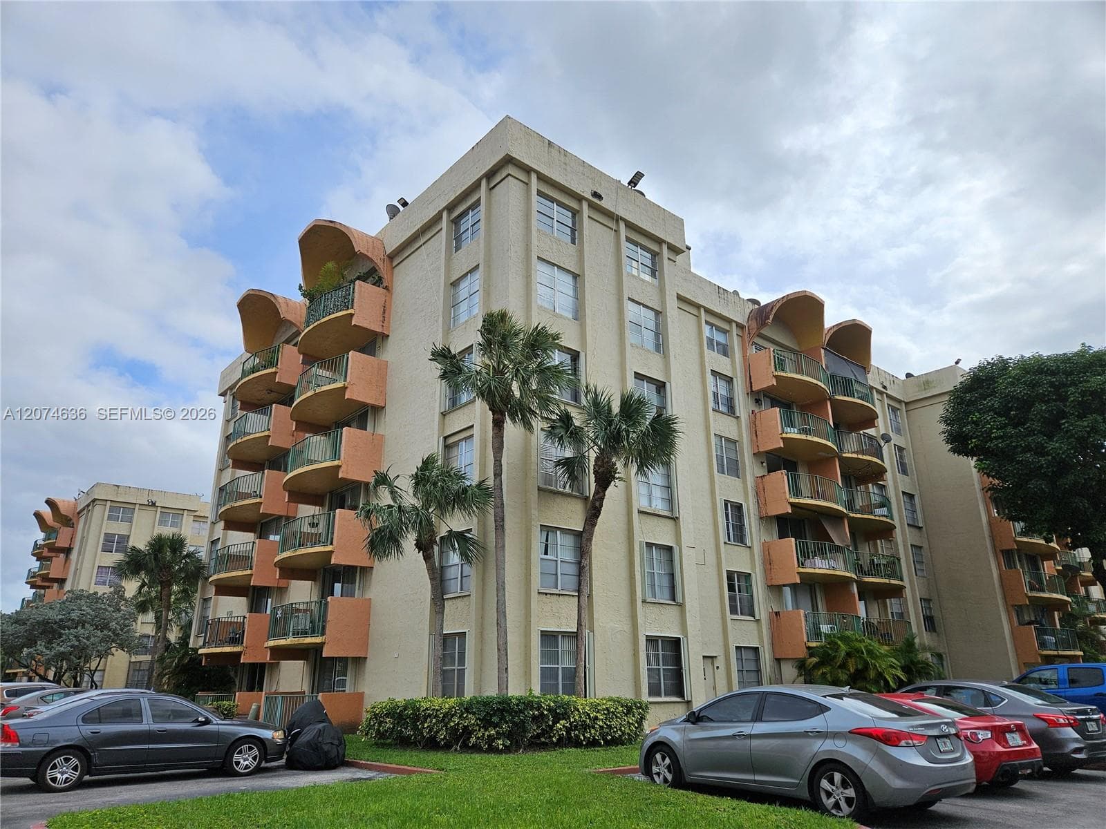 9320 Fontainebleau Blvd # 401, Miami FL 33172