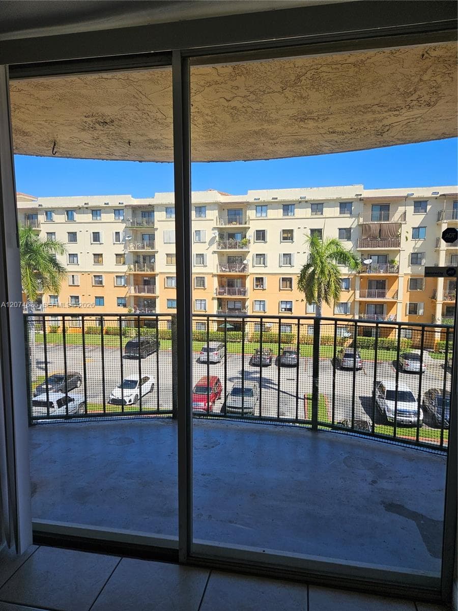 9320 Fontainebleau Blvd # 401, Miami FL 33172 photo 5