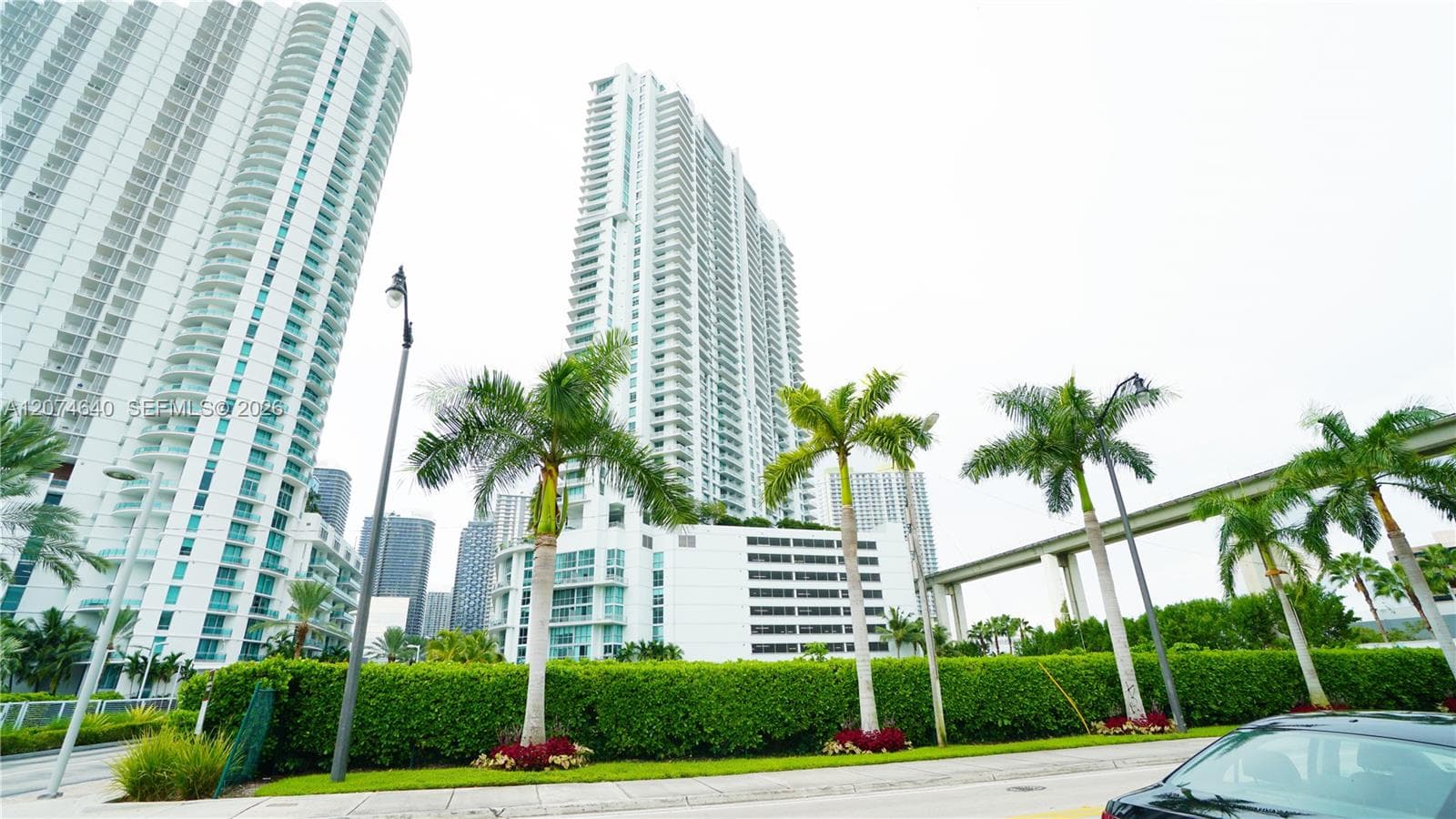 90 SW 3rd St # 4406, Miami FL 33130 photo 2