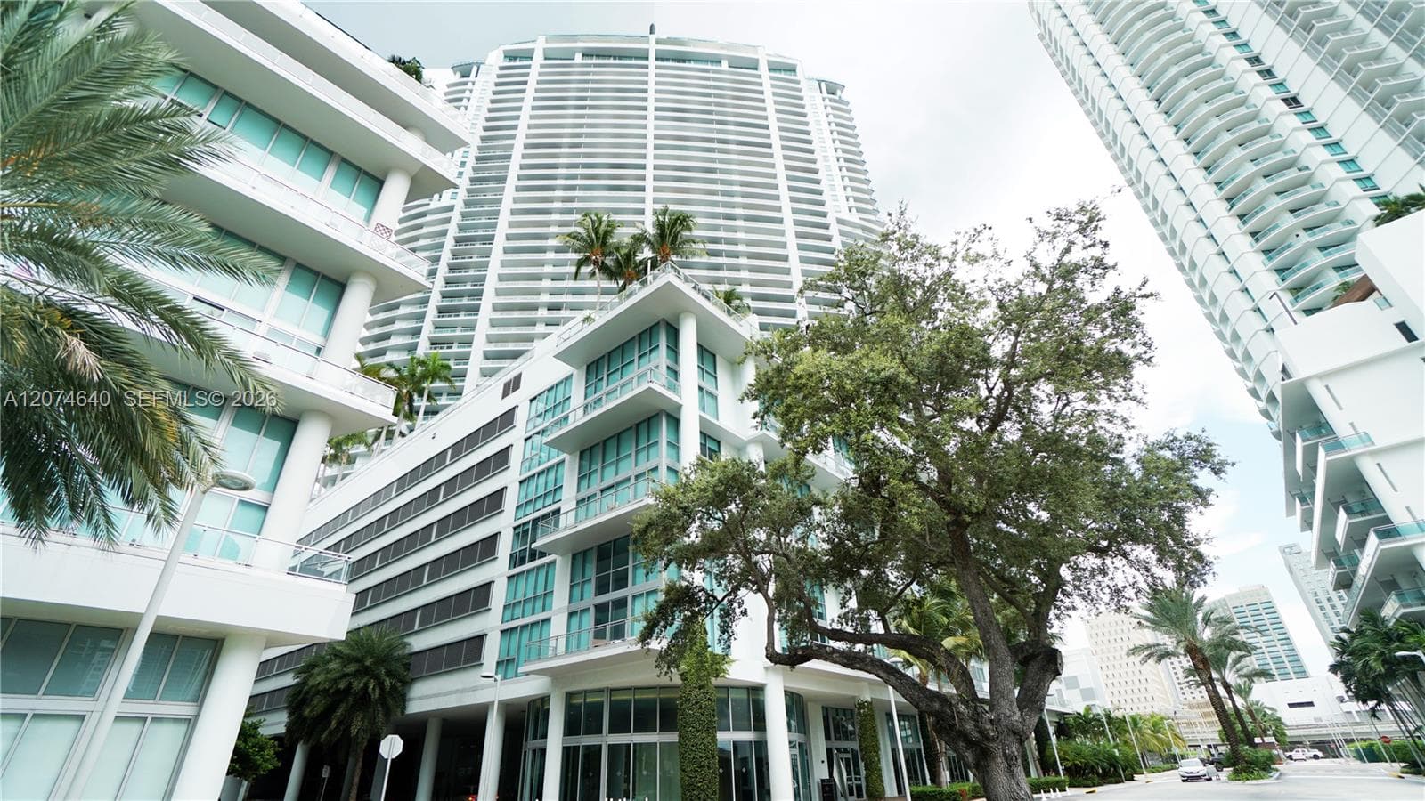 90 SW 3rd St # 4406, Miami FL 33130