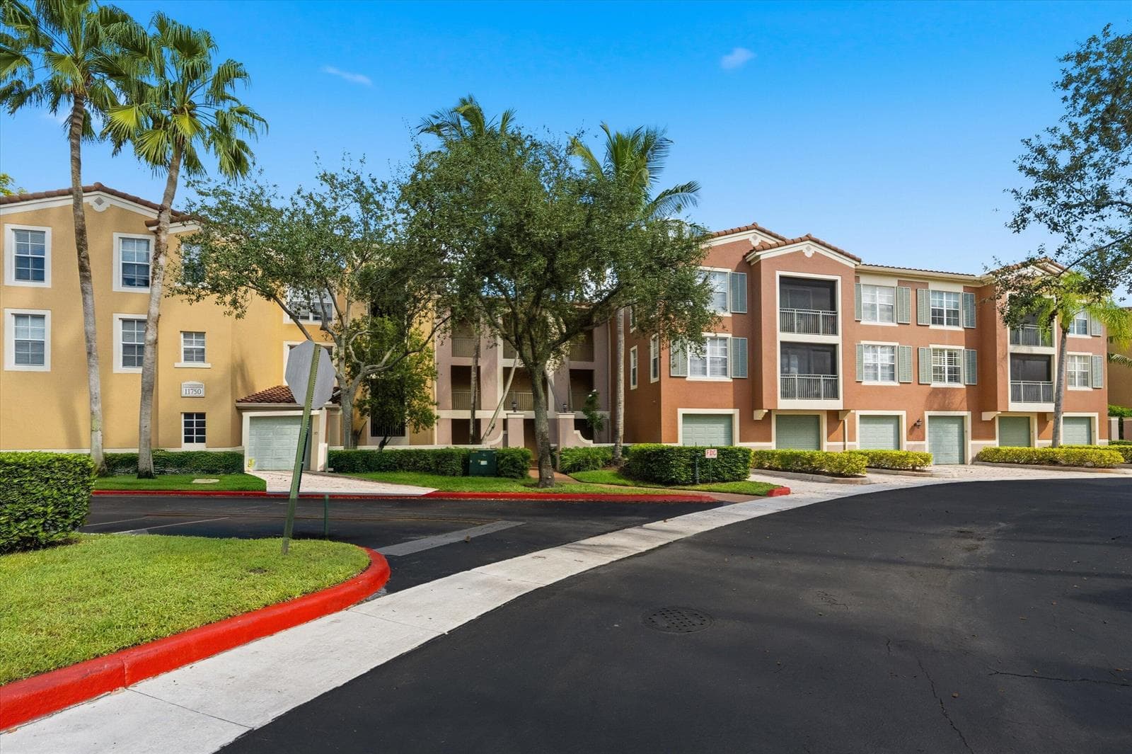 11750 SAINT ANDREWS Place # 303, Wellington FL 33414