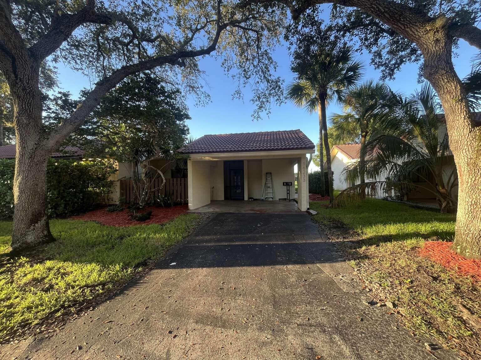 16233 Laurel Drive # 17, Weston FL 33326