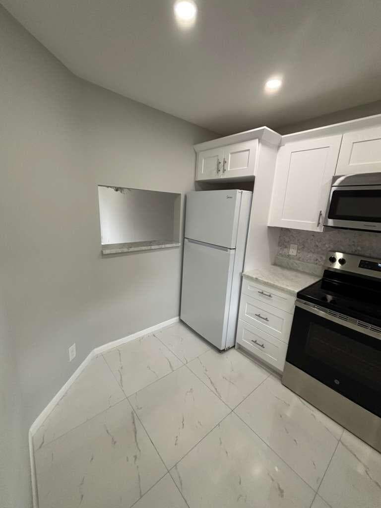21913 Lake Forest Circle # 201, Boca Raton FL 33433 photo 3