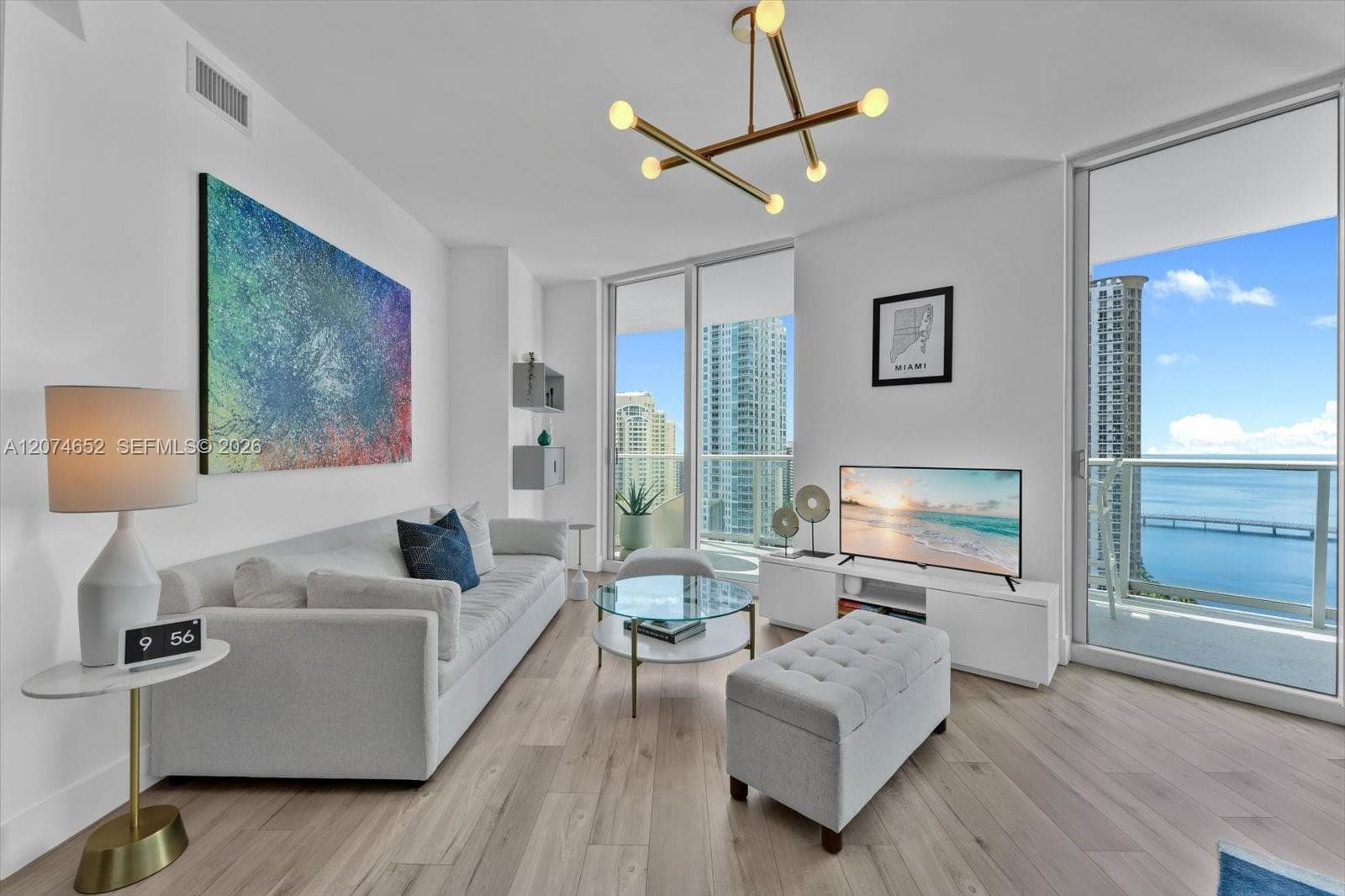300 S Biscayne Blvd # 1708, Miami FL 33131