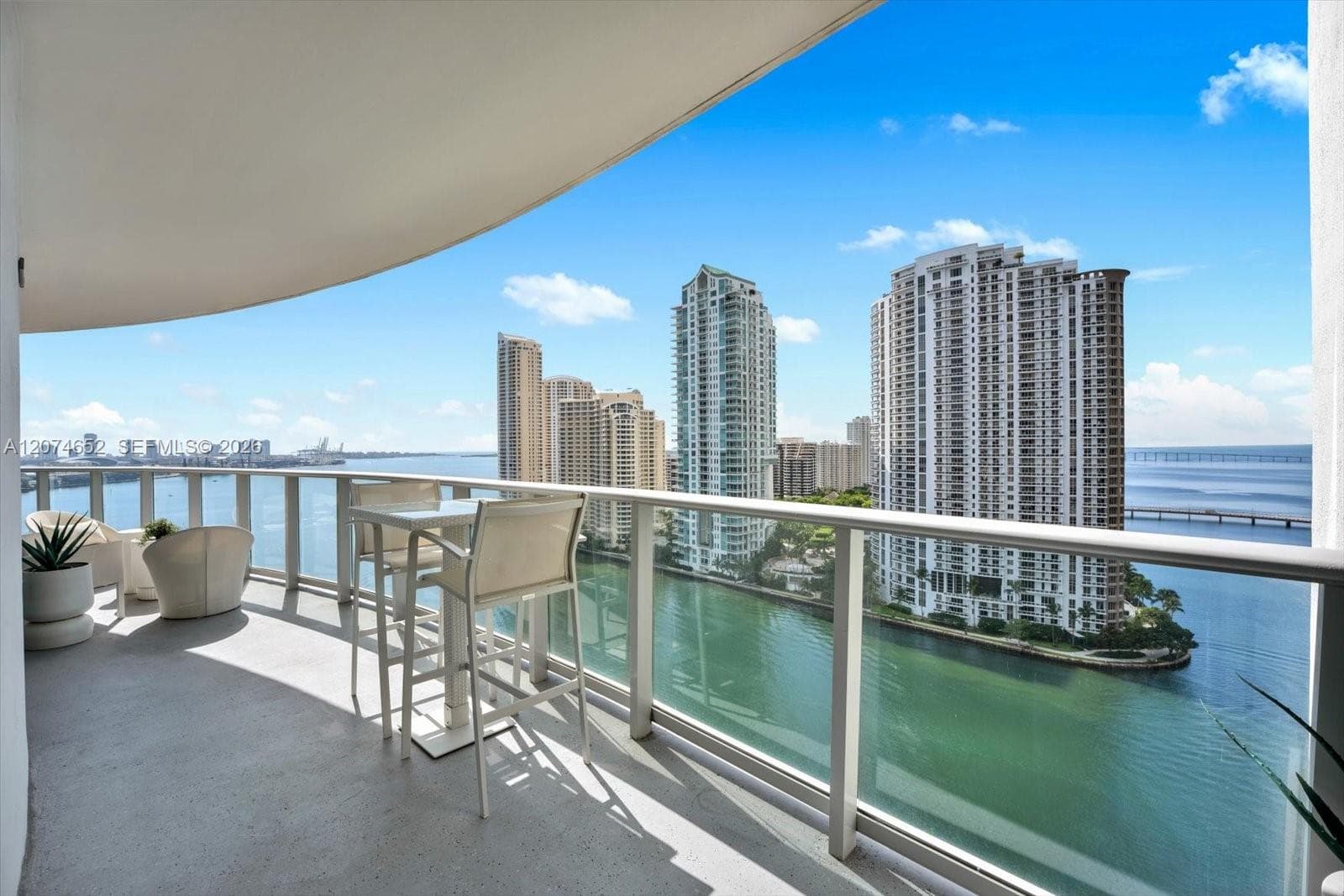 300 S Biscayne Blvd # 1708, Miami FL 33131 photo 4