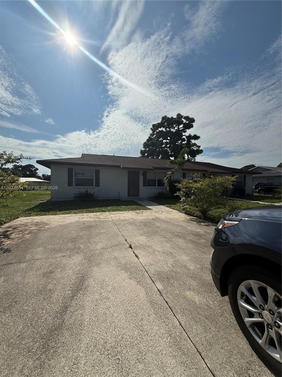 2679 Niagara Ave, Fort Pierce FL 34946