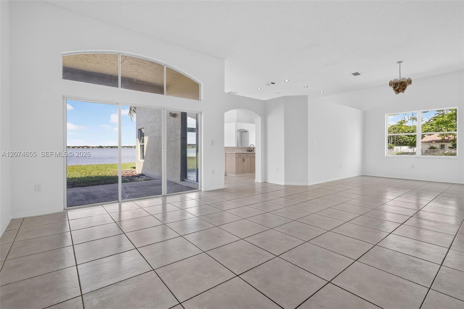 2342 NW 184th Ter, Pembroke Pines FL 33029 photo 2