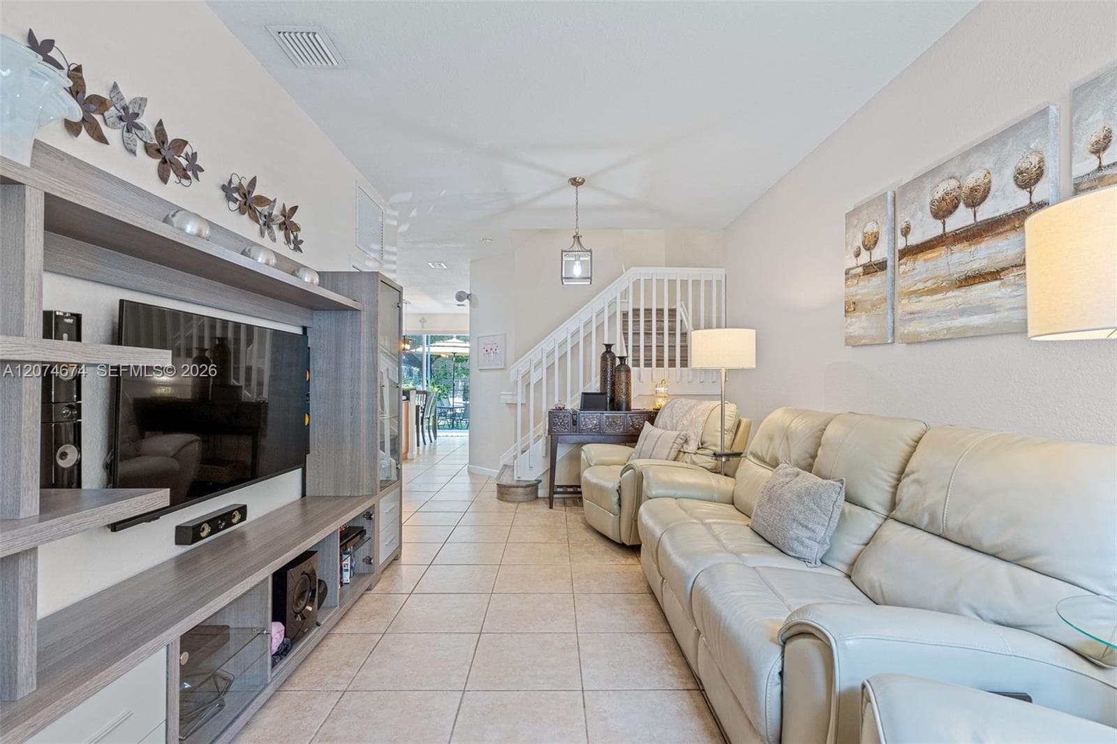 1034 NE 30th Ave, Homestead FL 33033 photo 2
