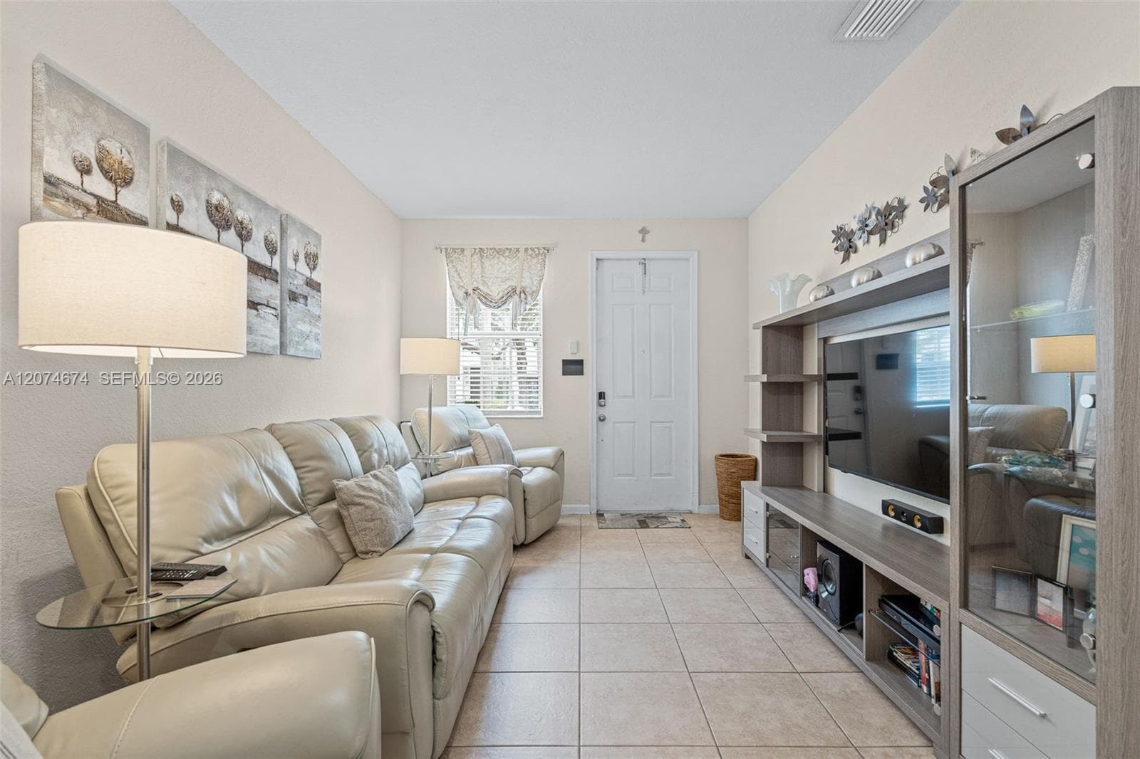 1034 NE 30th Ave, Homestead FL 33033 photo 4