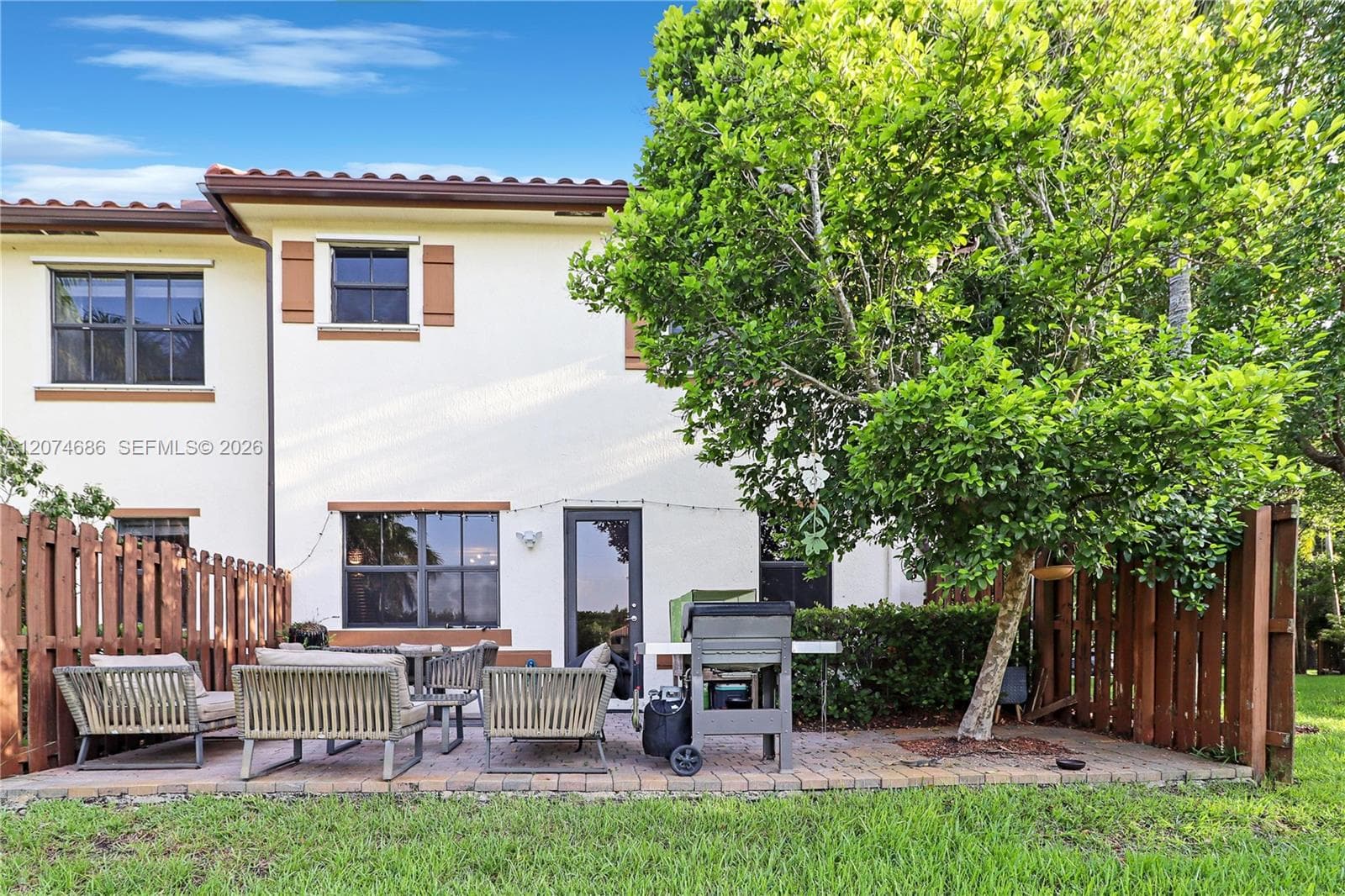 12365 S Village Cir, Davie FL 33325 photo 2