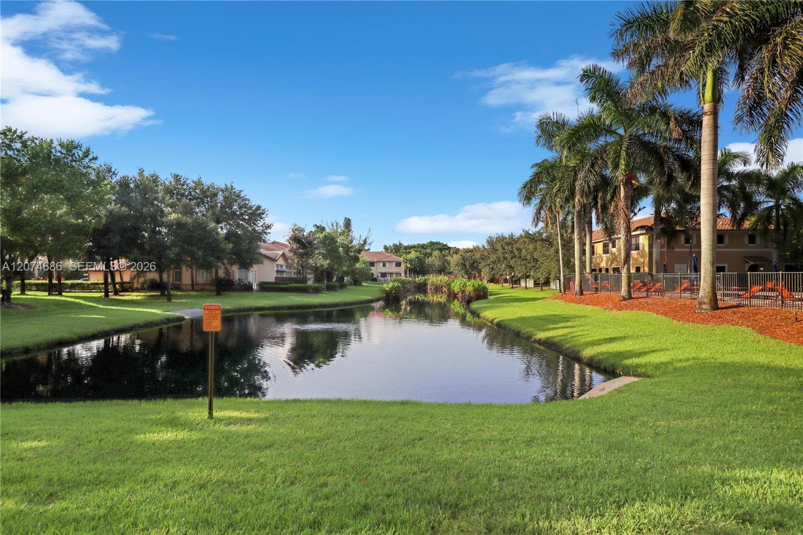 12365 S Village Cir, Davie FL 33325 photo 3