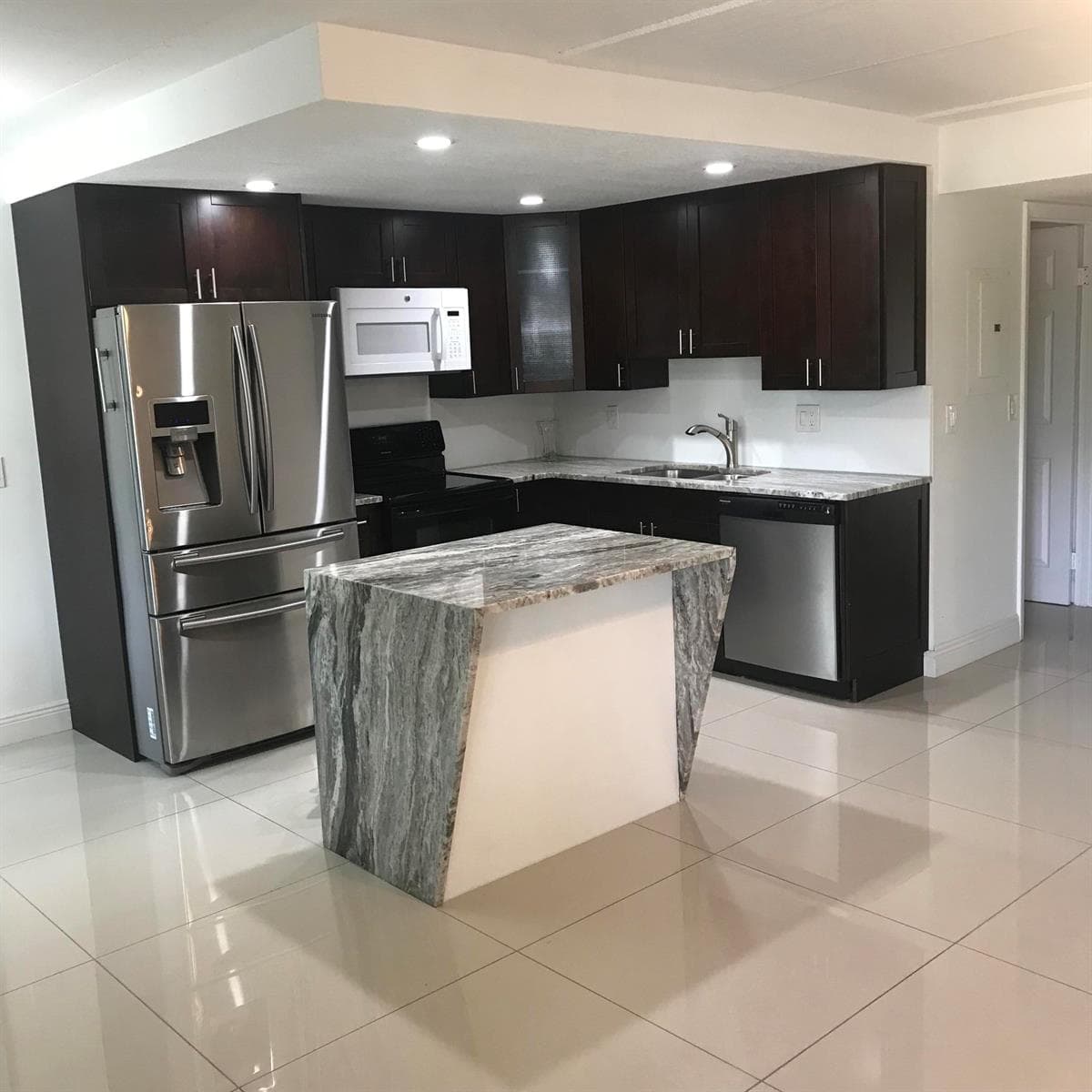 2000 SPRINGDALE Boulevard # 210, Palm Springs FL 33461