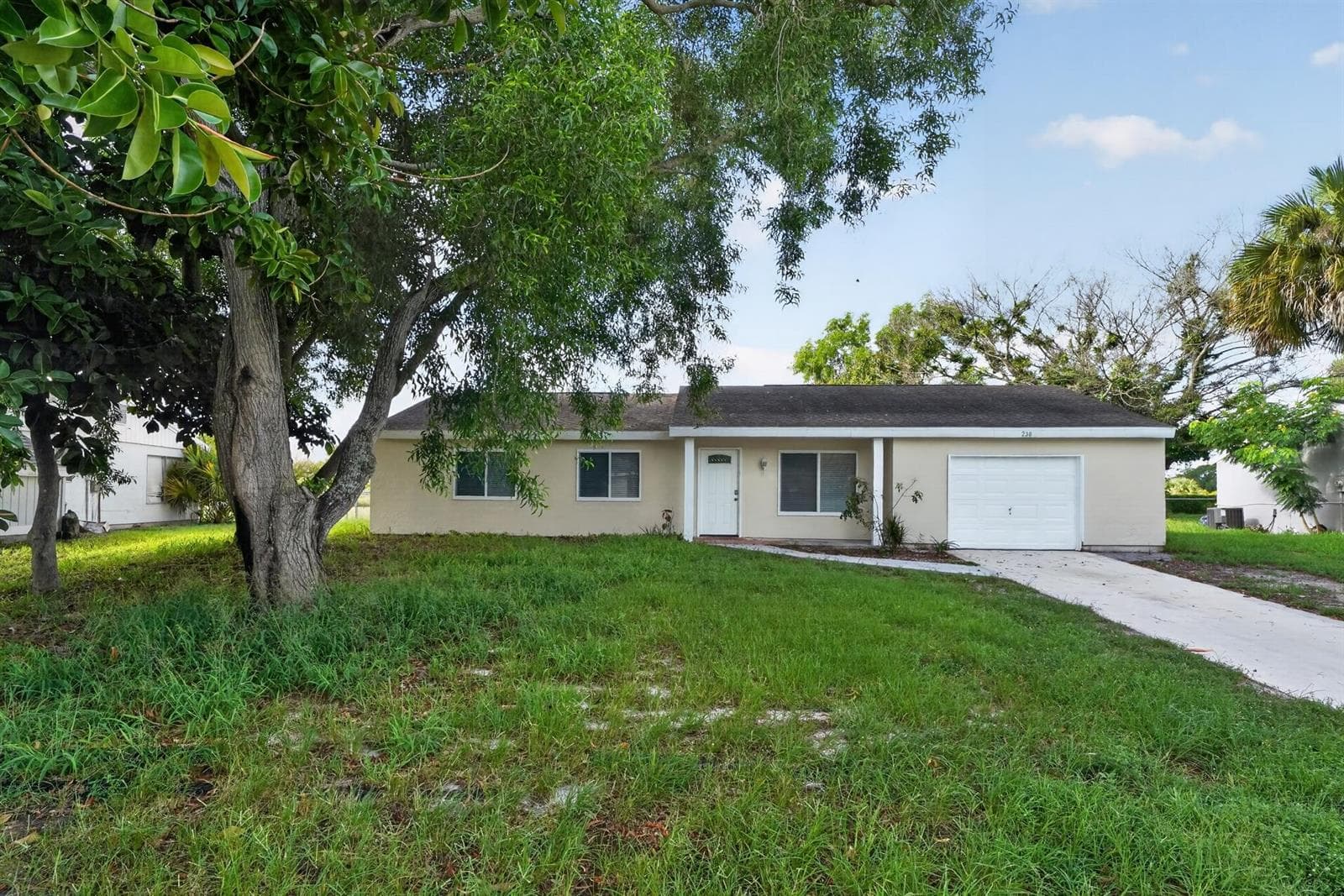 230 SW CHERRYHILL Road, Port St. Lucie FL 34953