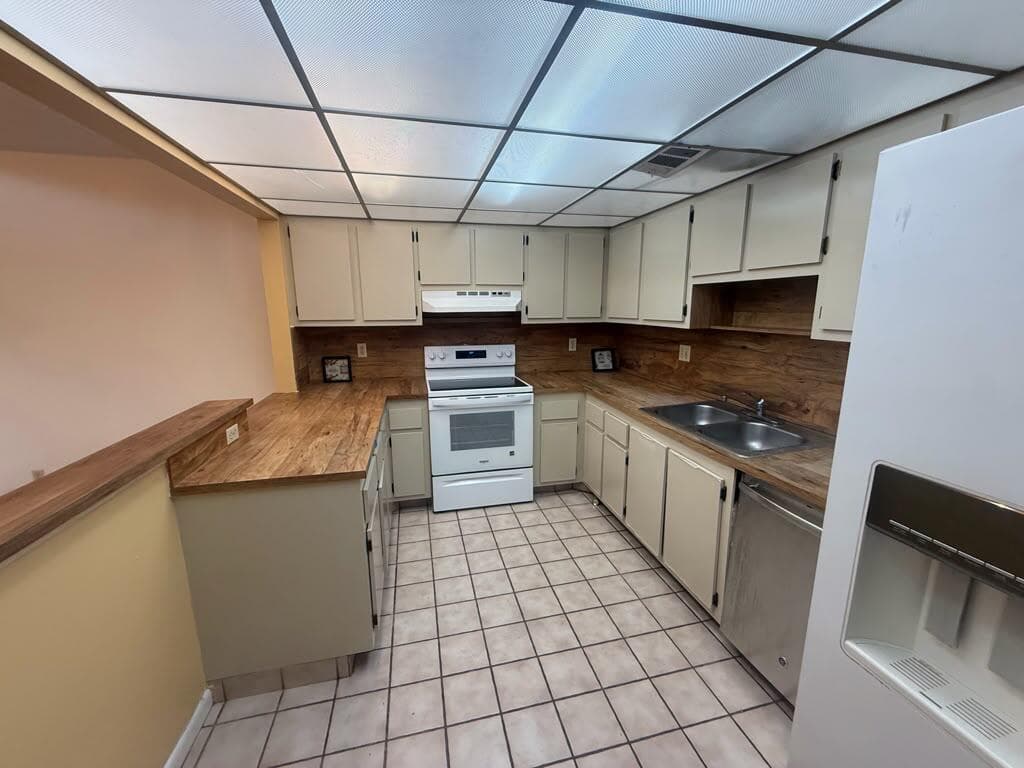 5006 S University Drive, Davie FL 33328 photo 4