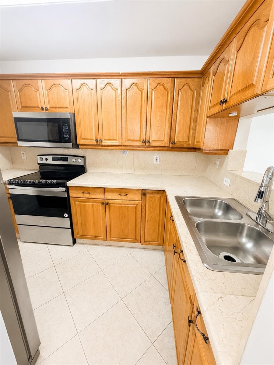 15342 SW 72nd St # 14, Miami FL 33193 photo 2