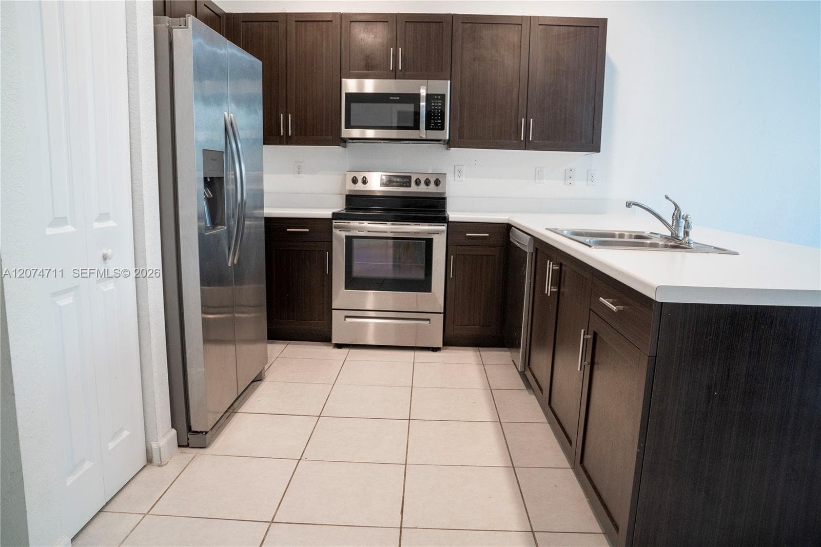 2683 SE 19th St, Homestead FL 33035 photo 2