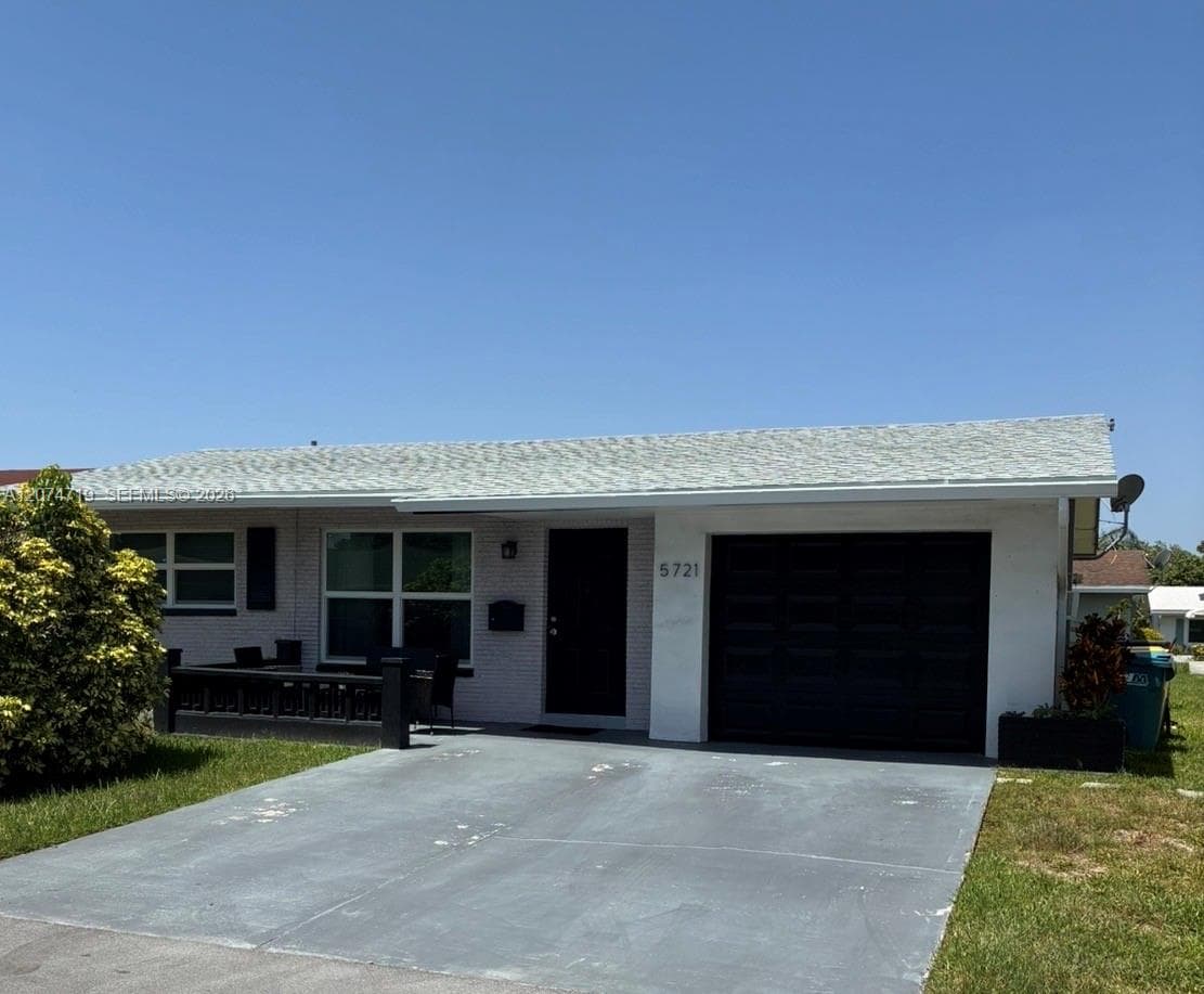 5721 NW 64th Way, Tamarac FL 33321