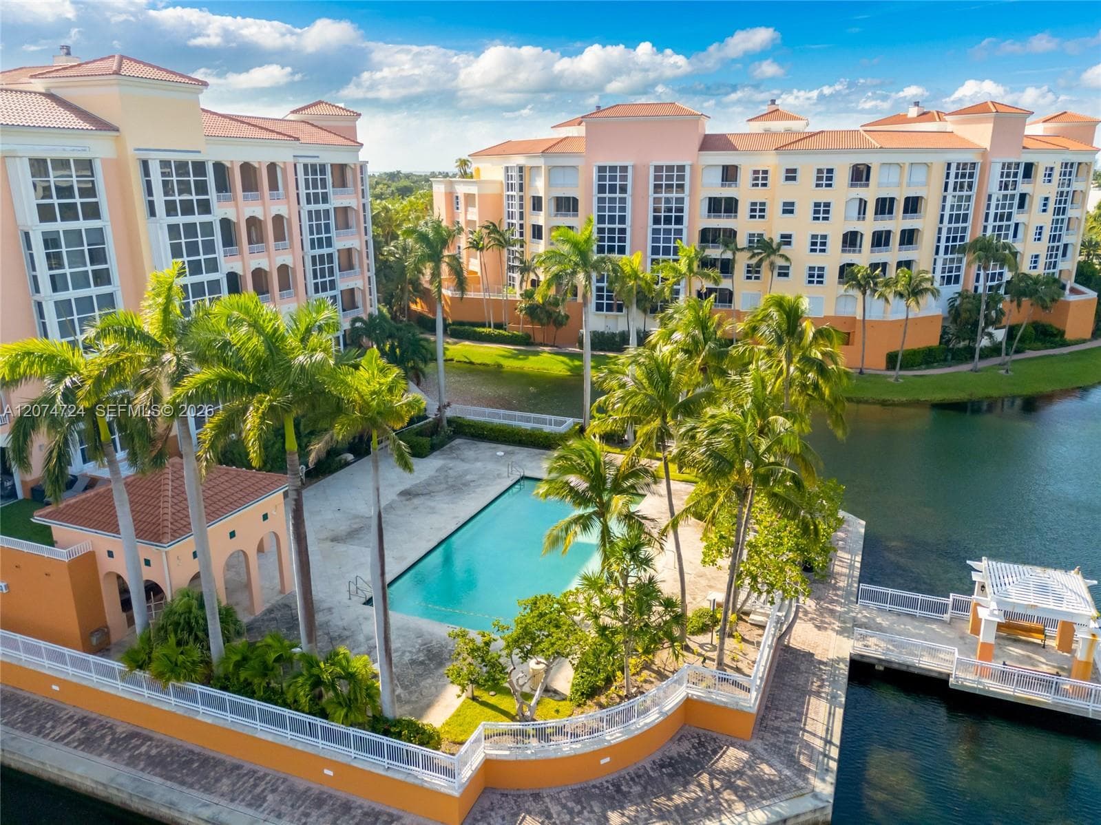 737 Crandon Blvd # 1, Key Biscayne FL 33149 photo 2