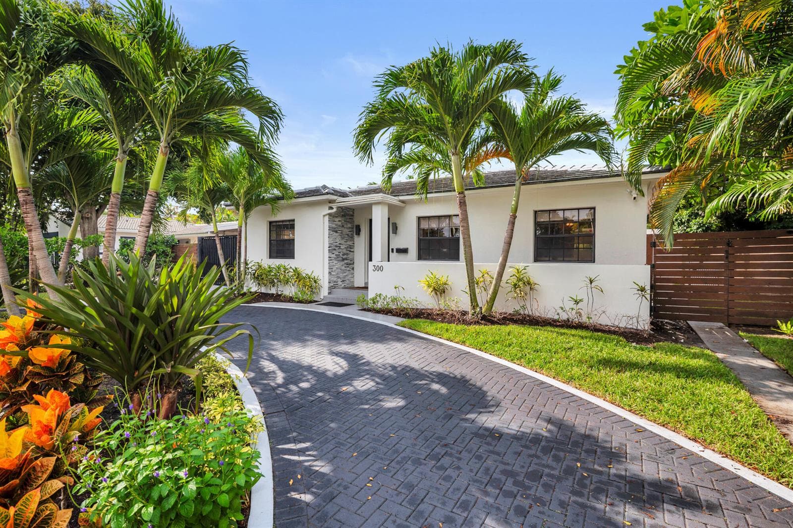 300 35th Street, West Palm Beach FL 33407 photo 2
