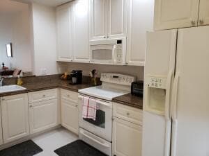 27 HARBOUR ISLE Drive W # 305, Fort Pierce FL 34949 photo 4