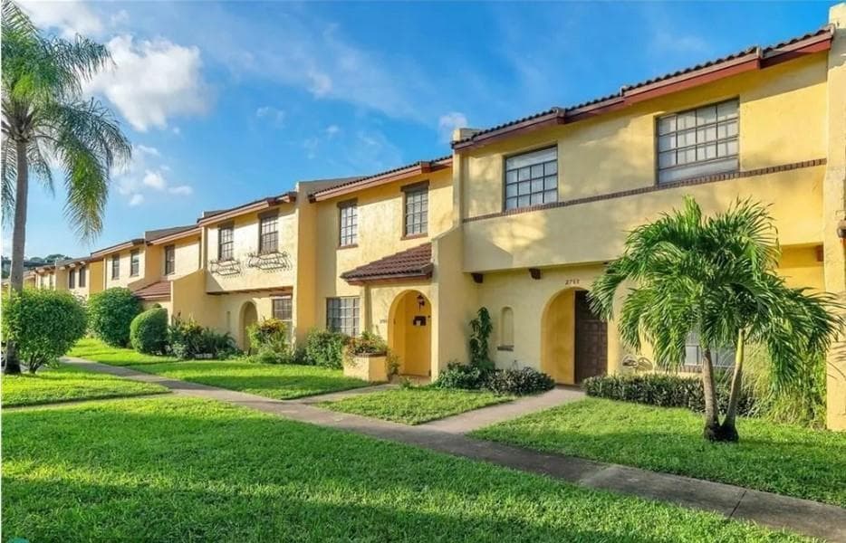 2760 NW 47TH Lane # 2805, Lauderdale Lakes FL 33313 photo 2