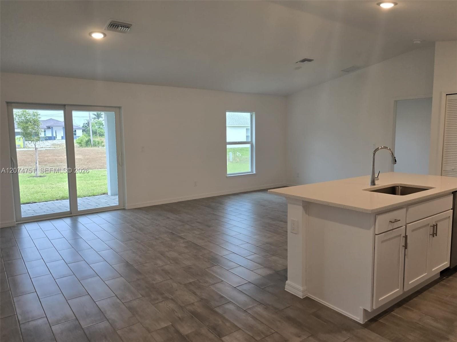 1407 NW 17th Pl, Cape Coral FL 33993 photo 3