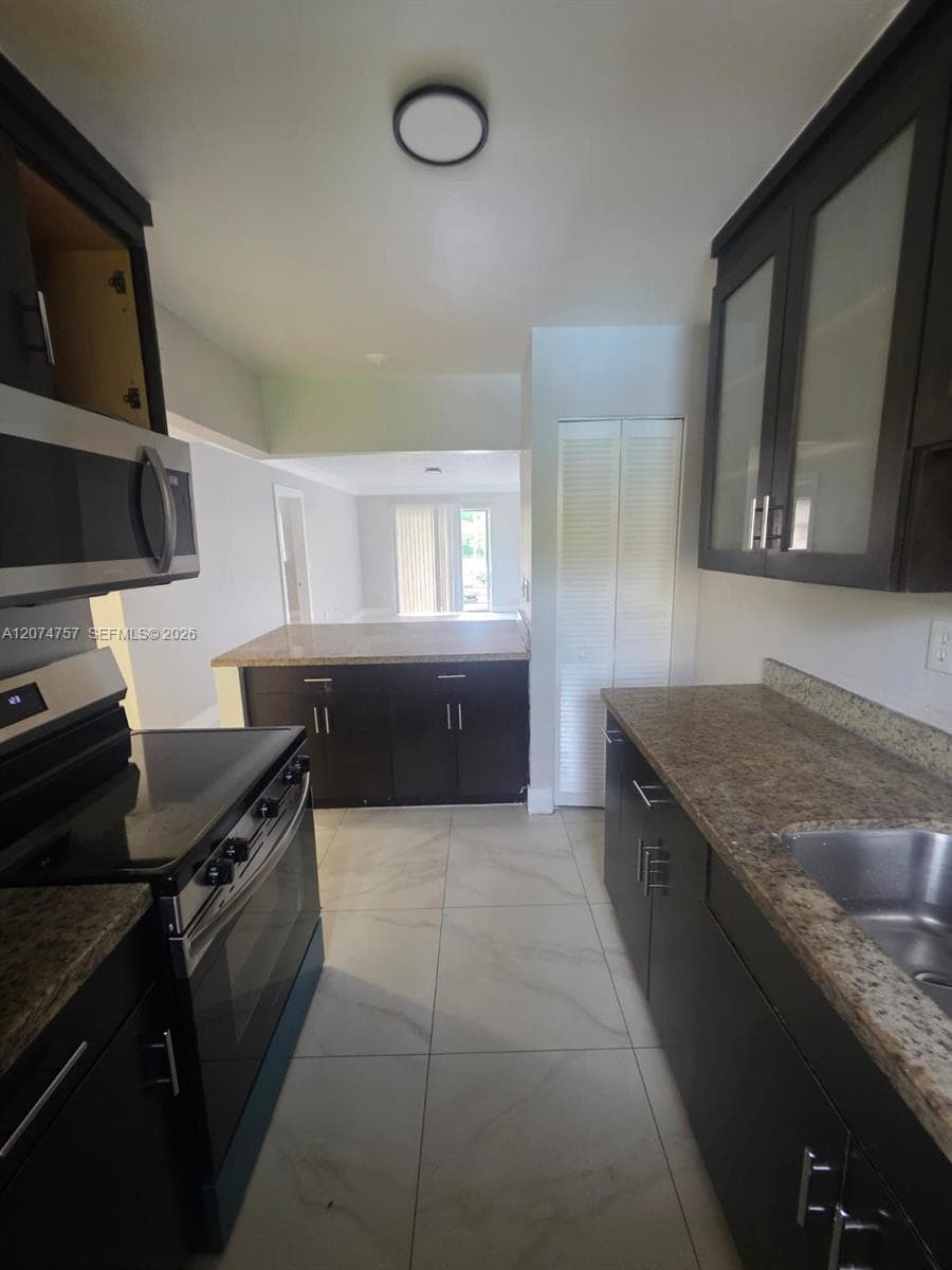 4121 Stirling Rd # 207, Dania Beach FL 33314 photo 2