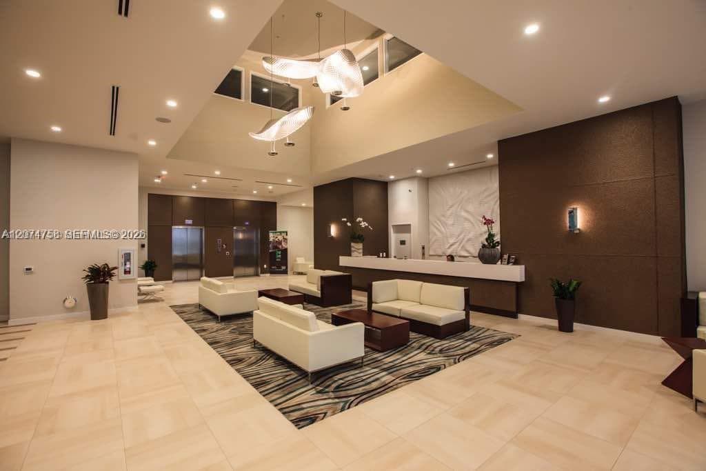 7751 NW 107th Ave # 707, Doral FL 33178 photo 2