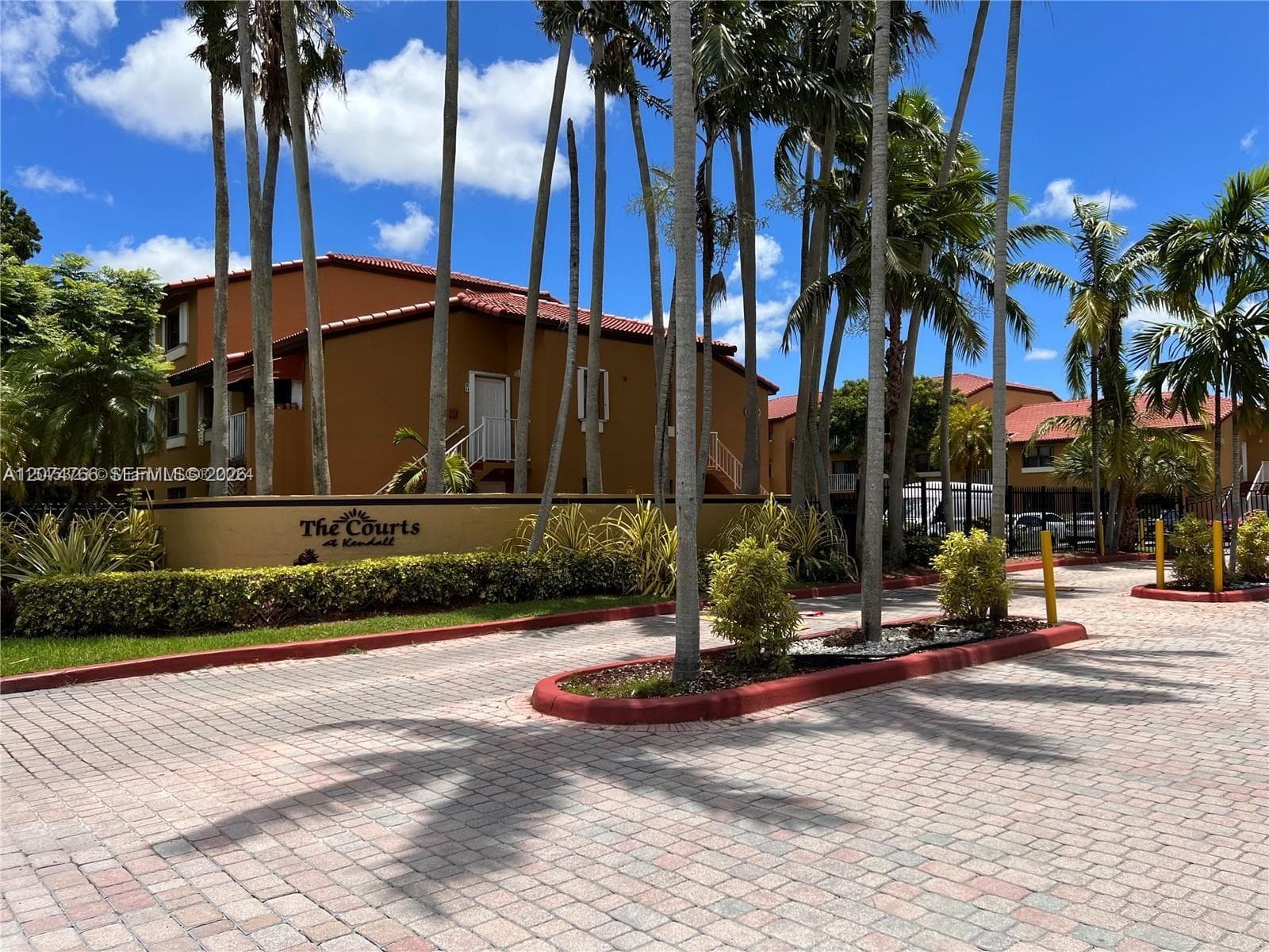 15600 SW 80th St # 102, Miami FL 33193