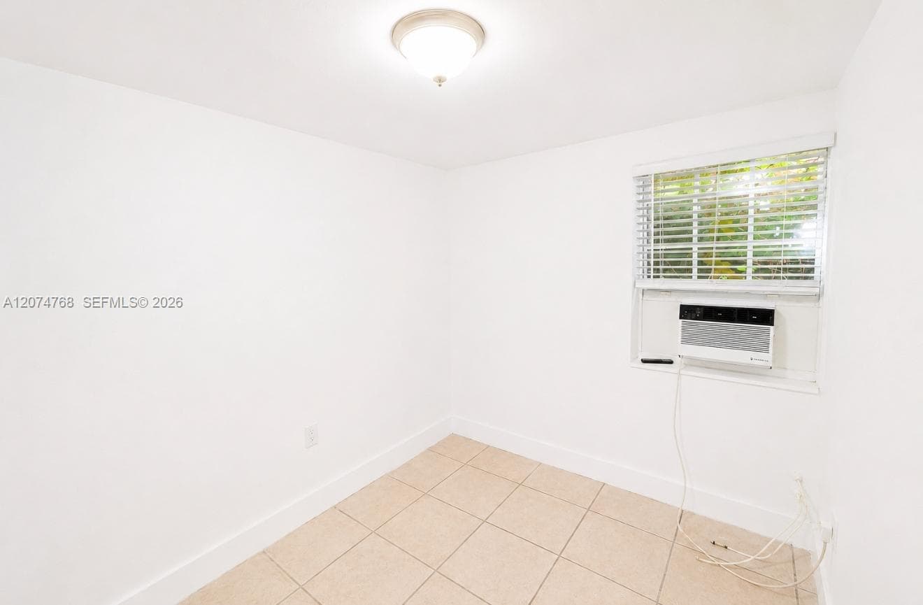 2300 W Flagler St # 21A, Miami FL 33135 photo 3