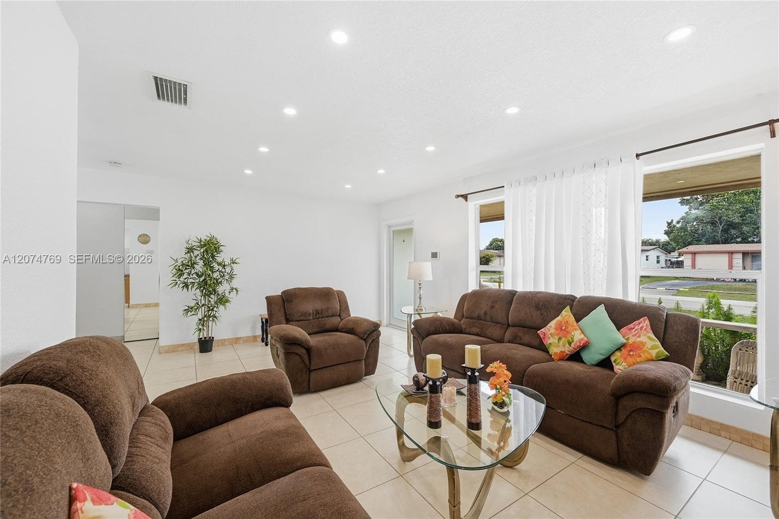8641 NW 25th Ct, Sunrise, FL 33322 photo 2