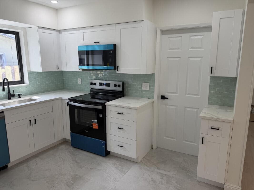 80 NE 48TH Street, Oakland Park FL 33334 photo 3
