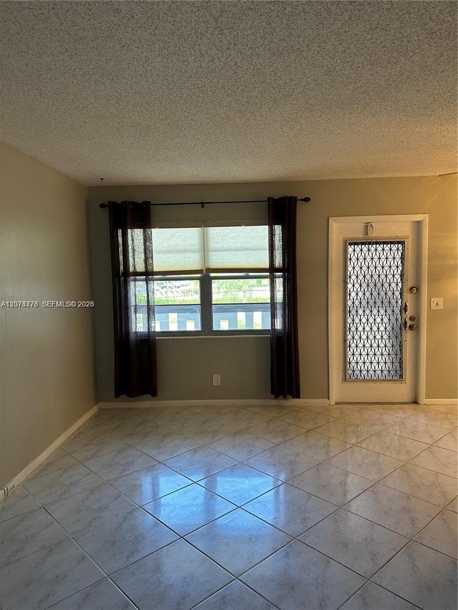 2027 Hythe B # 2027, Boca Raton FL 33434 photo 5