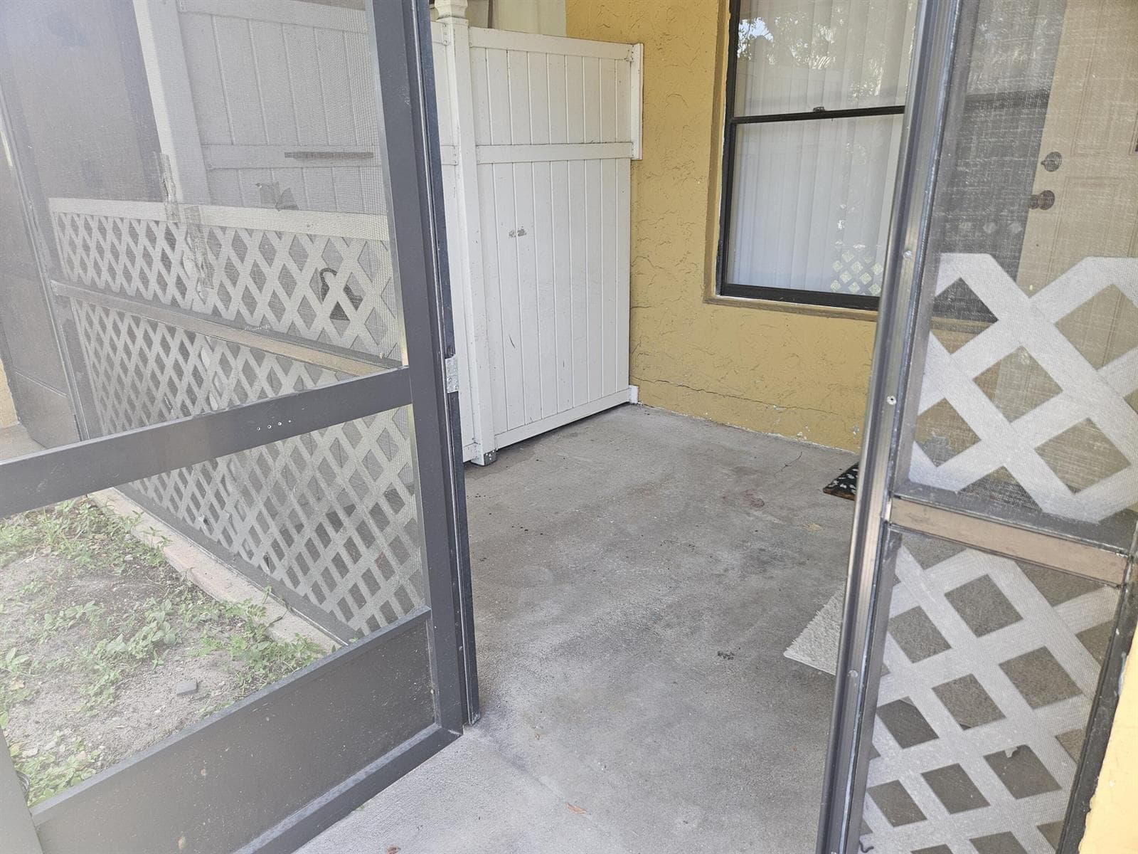 7910 NW 70th Court, Tamarac FL 33321 photo 3