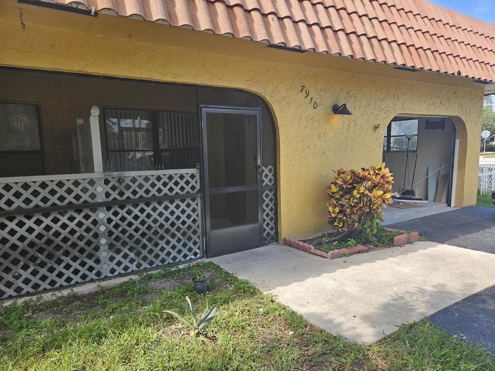 7910 NW 70th Court, Tamarac FL 33321